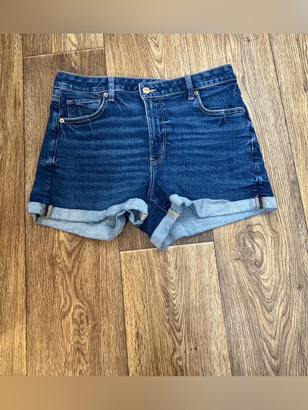 American Eagle Mom Shorts Size 12 Dark Wash High Rise Stretch Cuffed Denim
